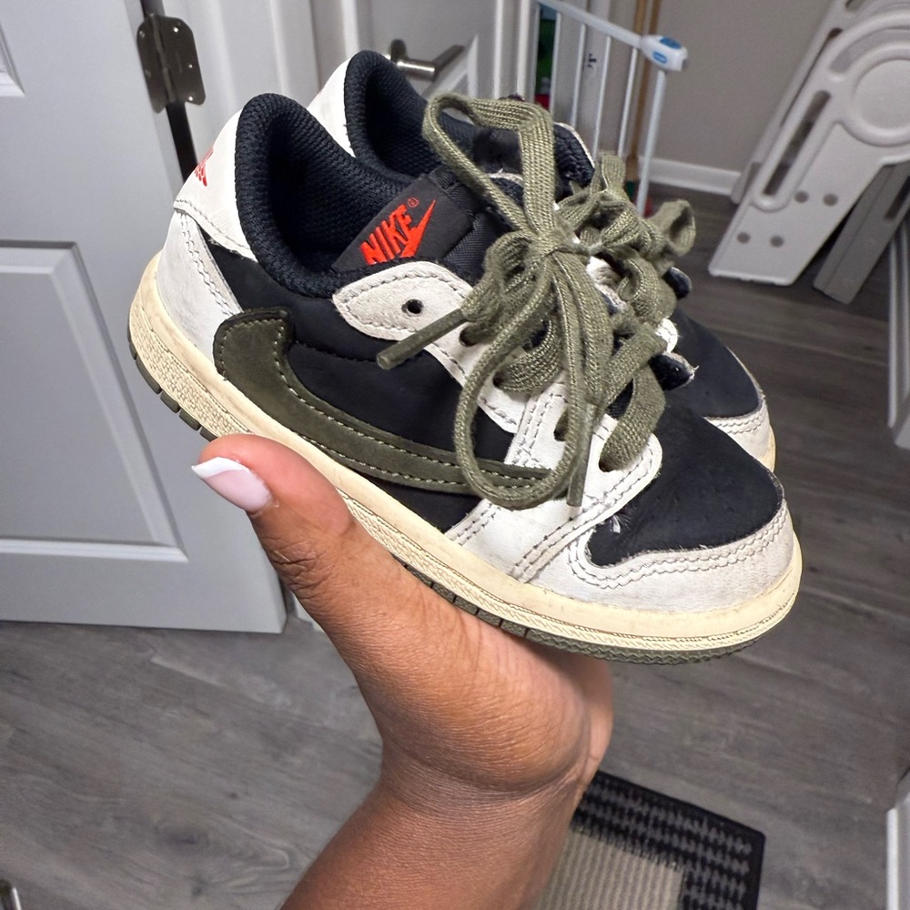 Travis Scott Toddler 8c/8.5c Nike Black and White Sneakers with Olive Laces